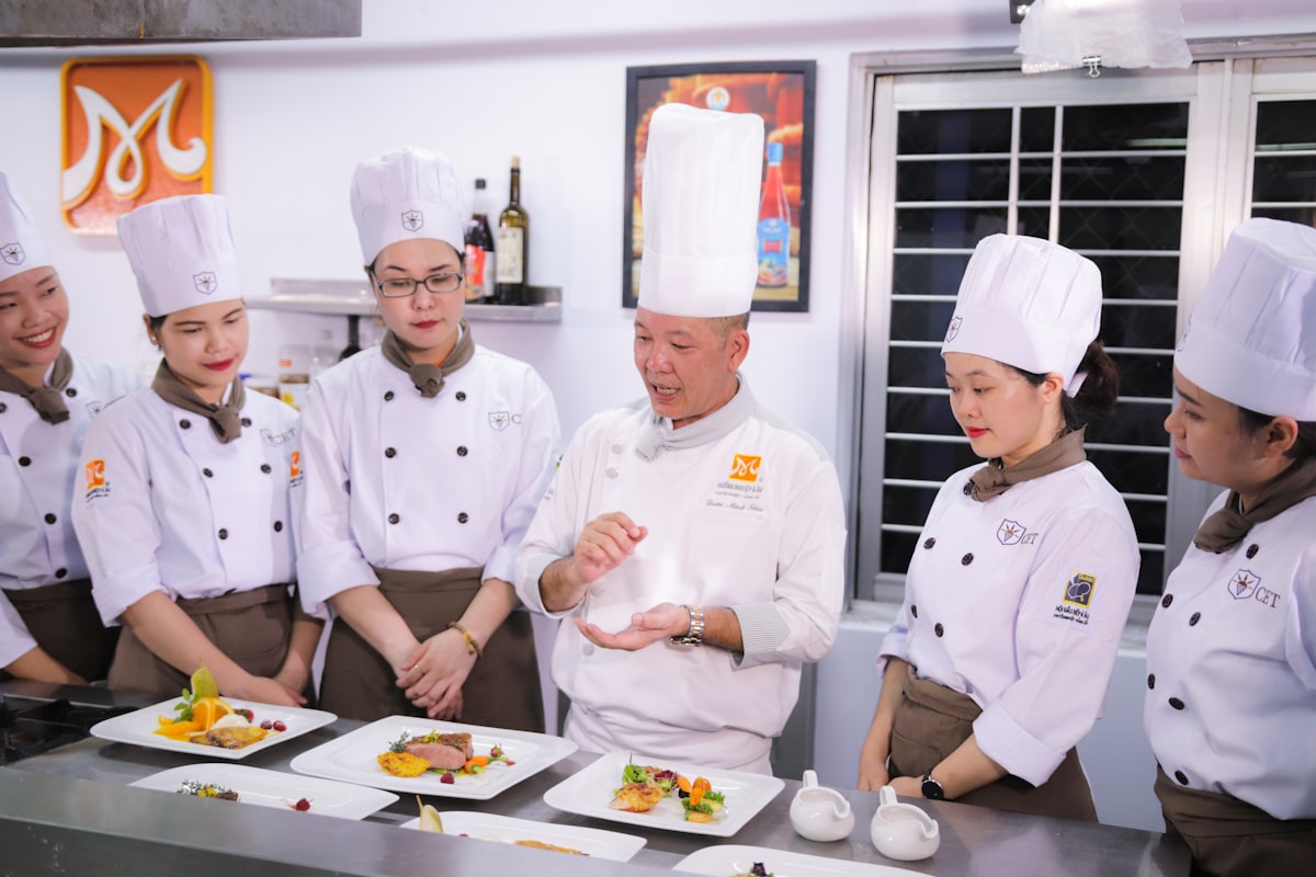 Raw food preparation and knife skills